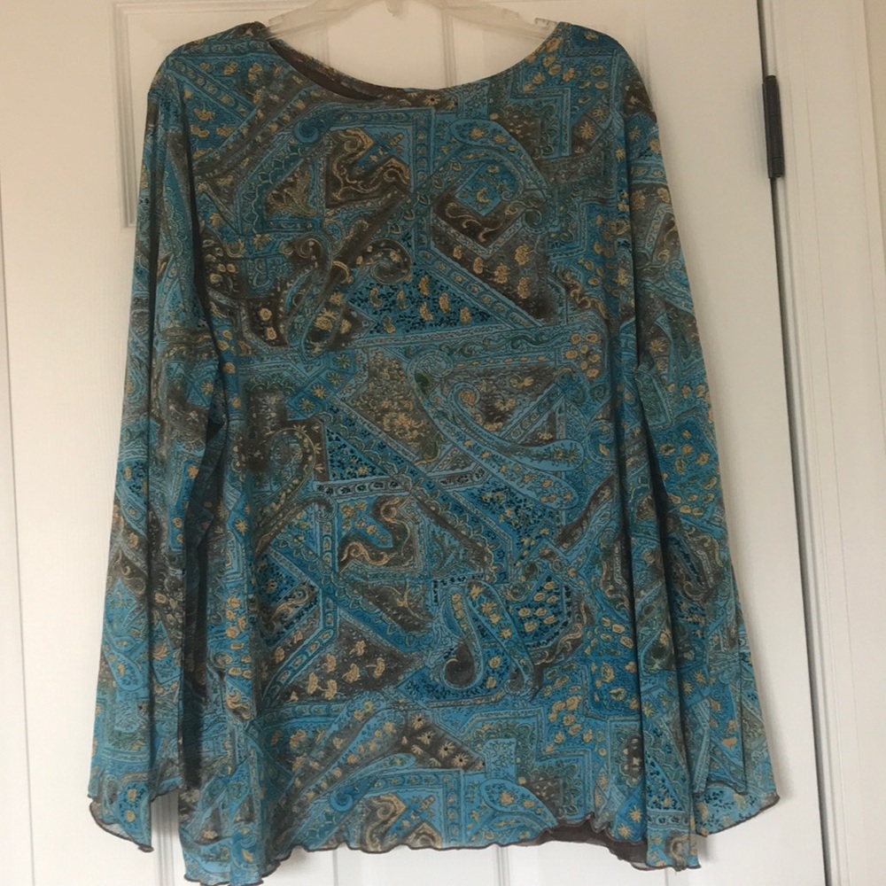 🤩Gorgeous Nicola Flowy Shirt🤩